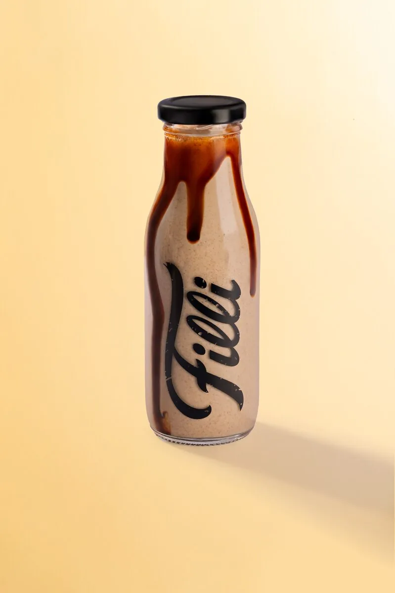 Strawberry & Dragon Shake - FiLLi Cafe