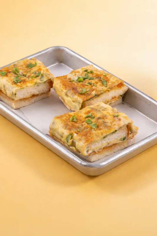 Bombay Masala Omelette - FiLLi Cafe