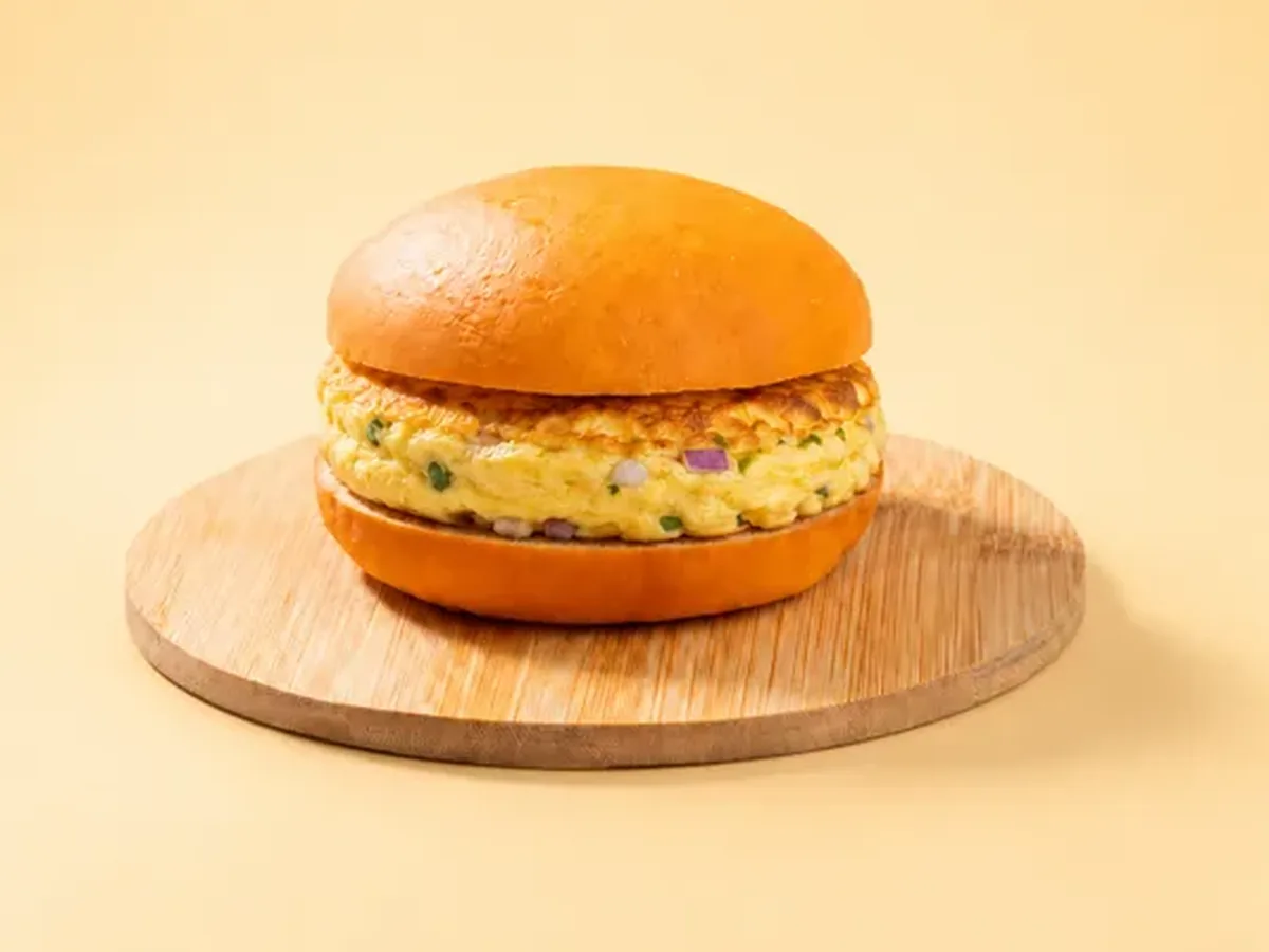 Bun Omelette - FiLLi Cafe