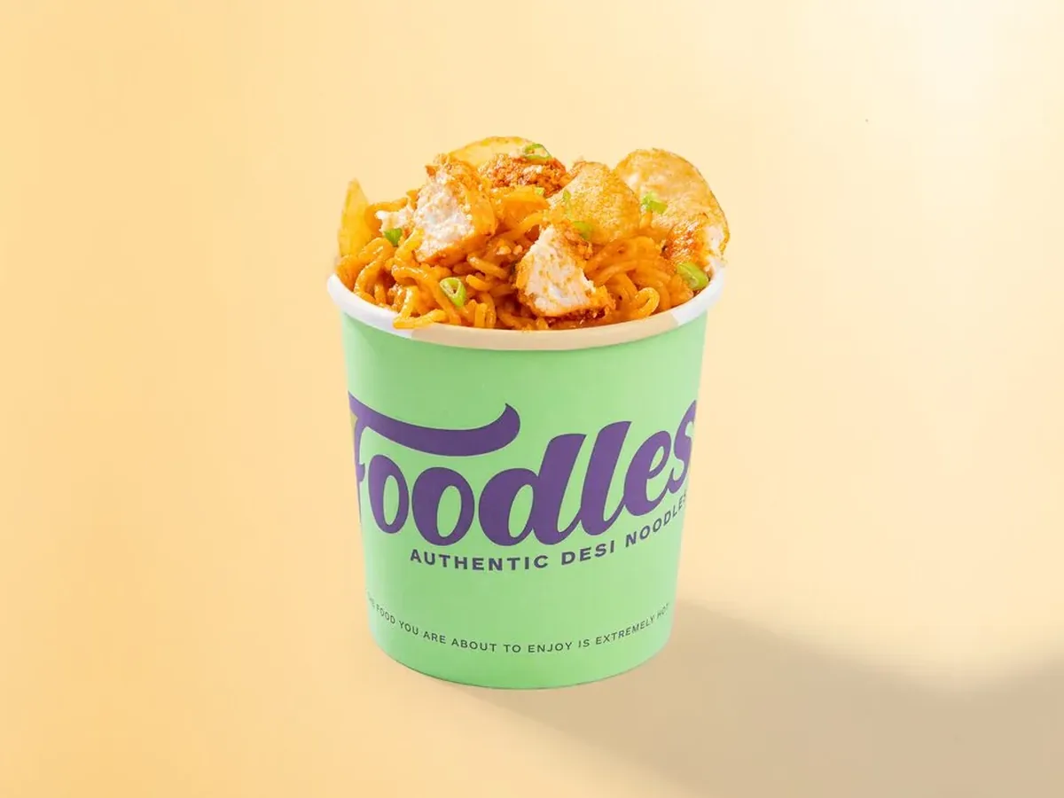 Schezwan Foodles - FiLLi Cafe