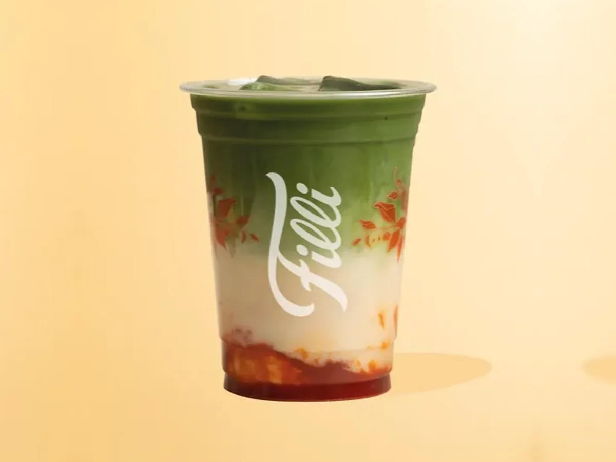 Strawberry Coconut Matcha - FiLLi Cafe
