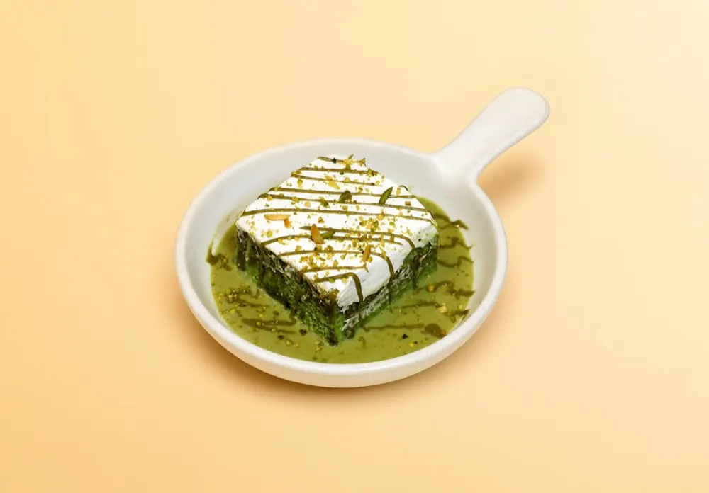 Pistachio Milk Cake - FiLLi Cafe