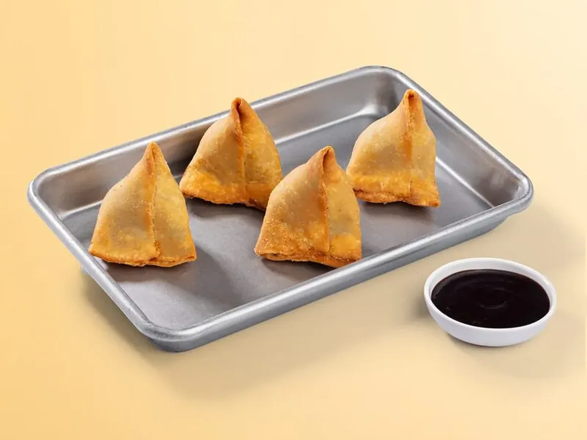 Punjabi Veg Samosa (3pc) - FiLLi Cafe