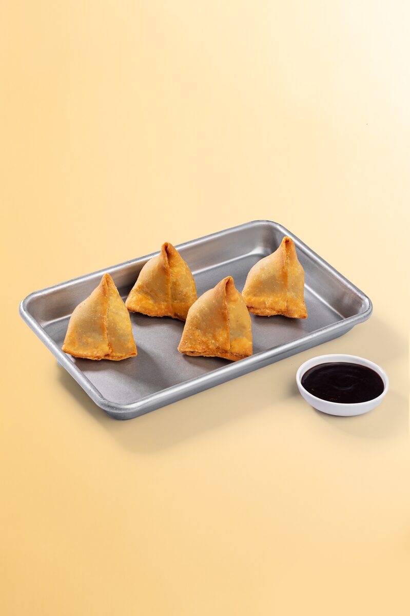 Punjabi Veg Samosa (2pc/4pc) - FiLLi Cafe